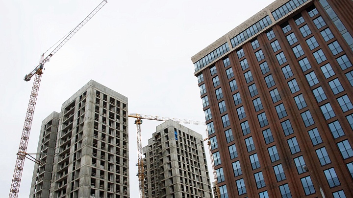 Экономист рассказал, стоит ли ждать снижения цен на жилье в России