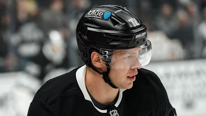 "Лос-Анджелес" уступил "Вегасу" в матче НХЛ