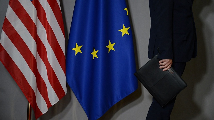 СМИ: В ЕС и США выразили обеспокоенность снижением авторитета Стармера
